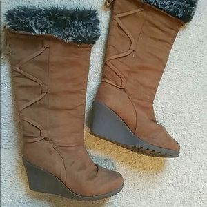 😺3 FOR $15 SALE😺 Faux Fur Wedge Boots Size 9